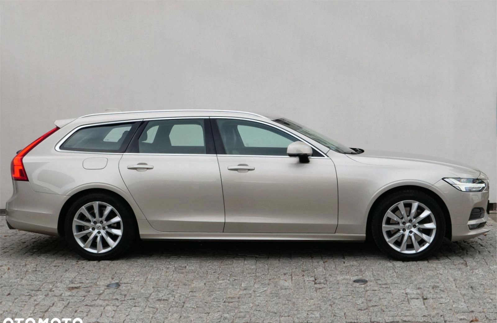 Volvo V90 cena 95900 przebieg: 182660, rok produkcji 2018 z Jasień małe 596